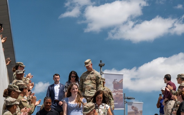 USAREUR-AF Commander Relinquishes Command