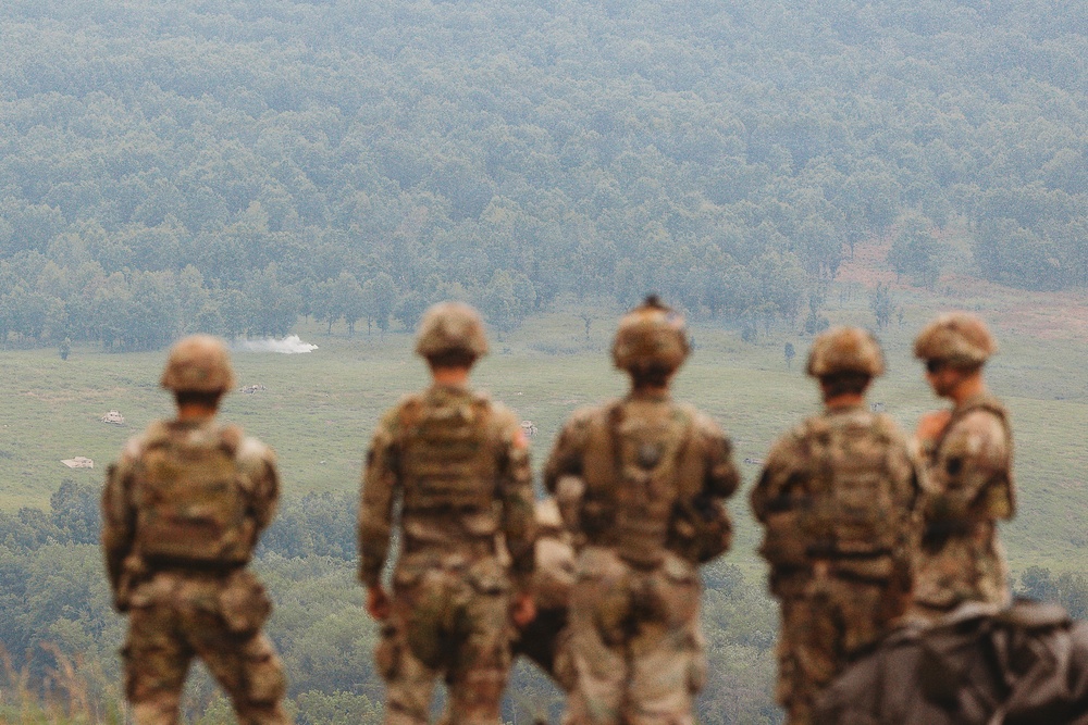 1-112th Infantry Soldiers conduct mortar familiarization