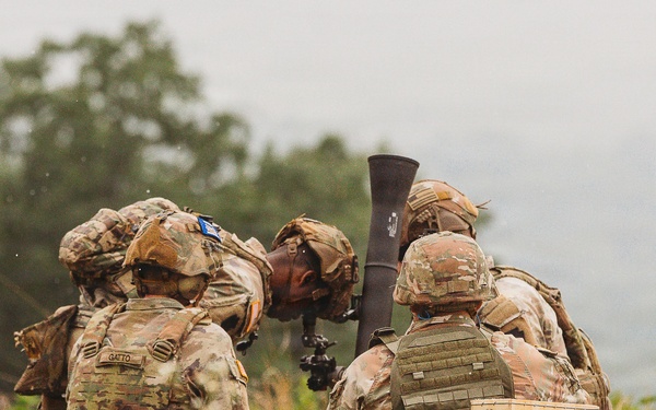 1-112th Infantry Soldiers conduct mortar familiarization