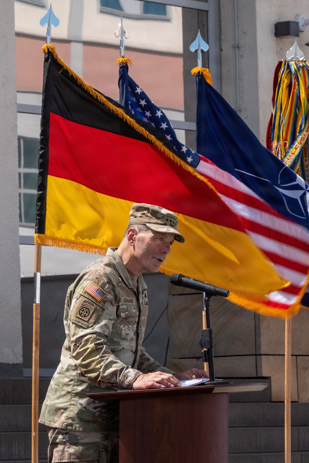 USAREUR-AF Commander Relinquishes Command