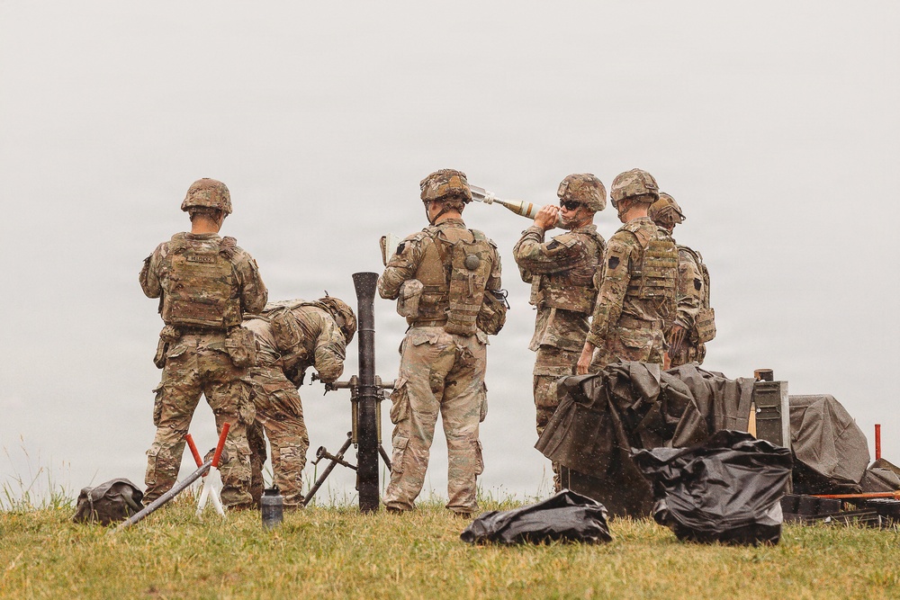 1-112th Infantry Soldiers conduct mortar familiarization