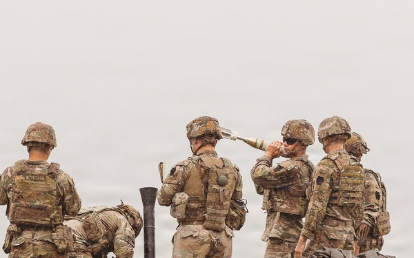 1-112th Infantry Soldiers conduct mortar familiarization