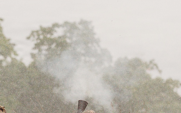 1-112th Infantry Soldiers conduct mortar familiarization