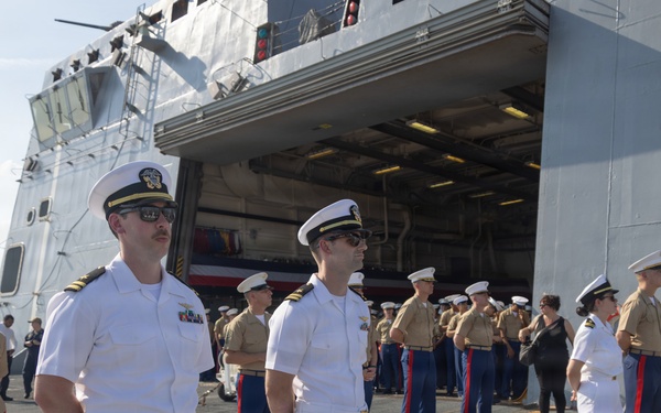 The USS Arlington (LPD-24) Arrives for INR 250