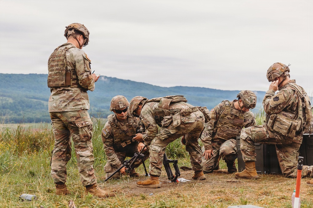 1-112th Infantry Soldiers conduct mortar familiarization