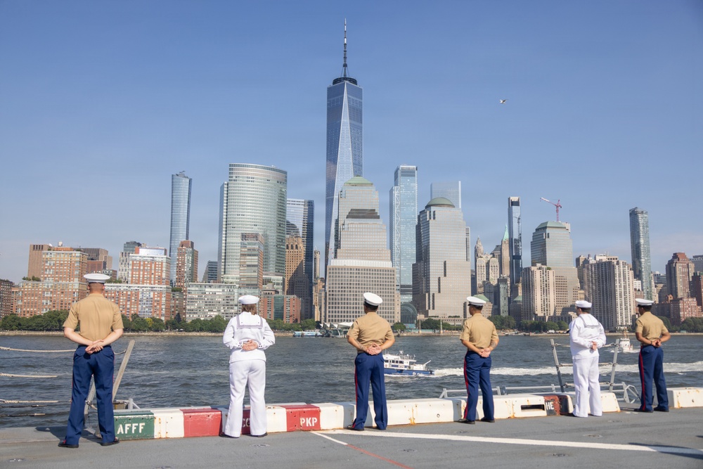 The USS Arlington (LPD-24) Arrives for INR 250