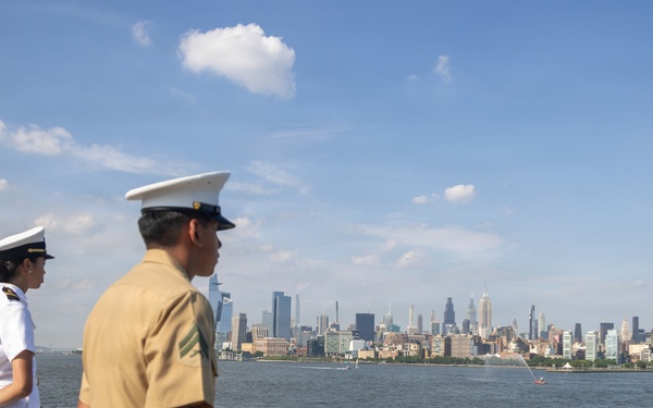The USS Arlington (LPD-24) Arrives for INR 250