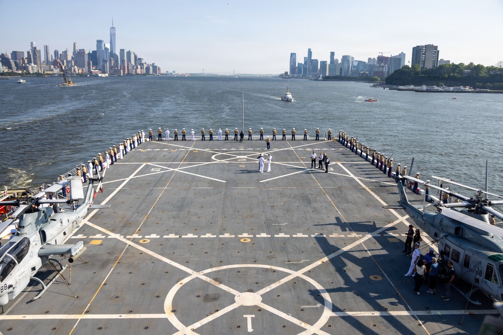 The USS Arlington (LPD-24) Arrives for INR 250