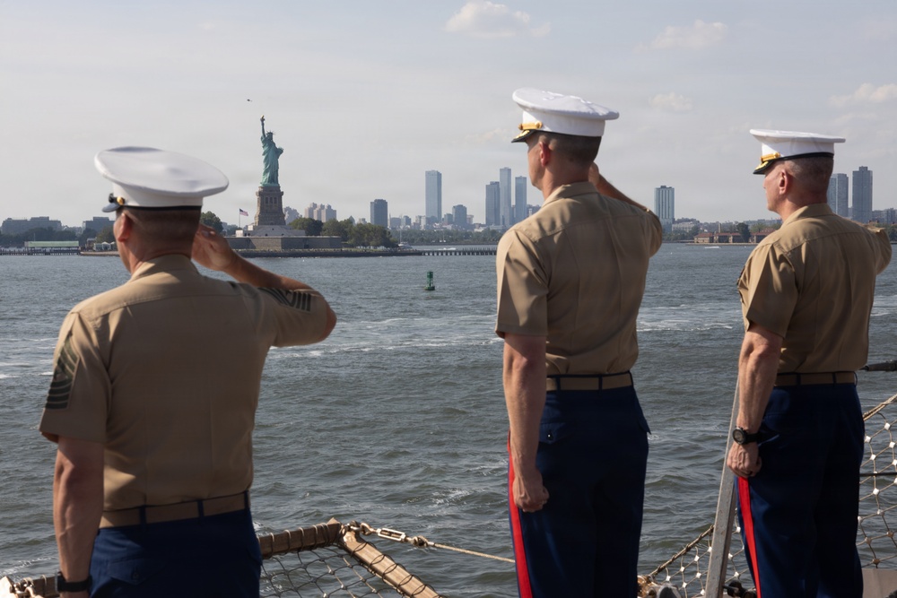 The USS Arlington (LPD-24) Arrives for INR 250