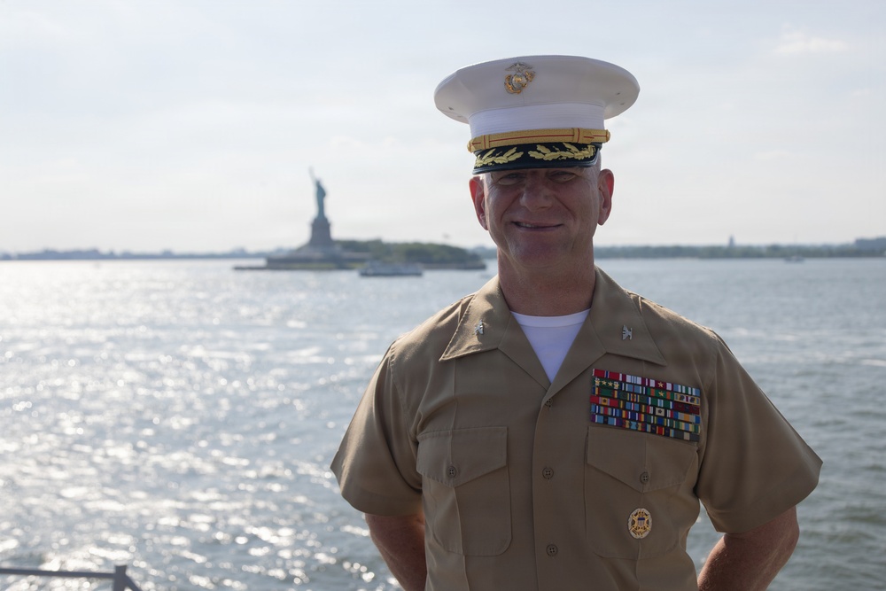 The USS Arlington (LPD-24) Arrives for INR 250