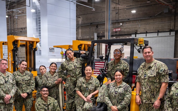 NAVSUP FLCSD Commanding Officer Conducts Final Site Visit of Command