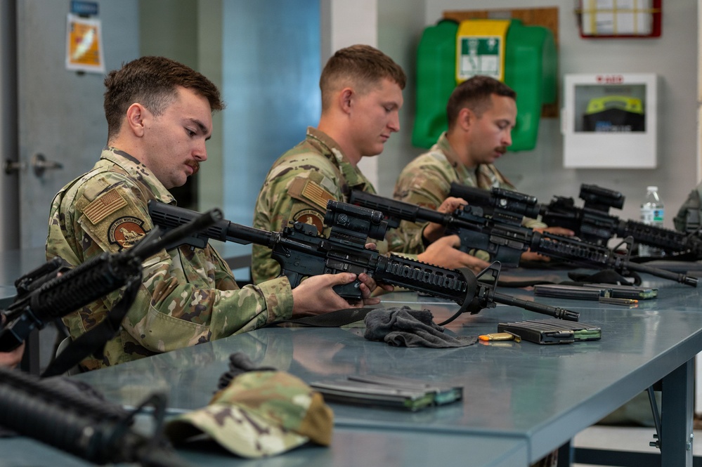 167AW M4 carbine qualification training
