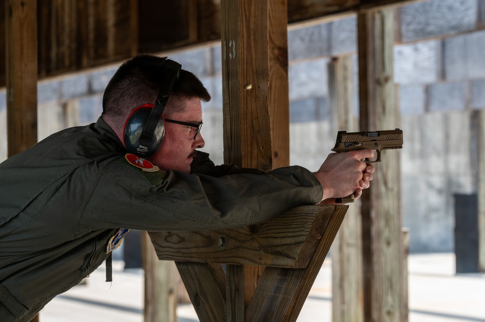 167AW M18 pistol qualification training