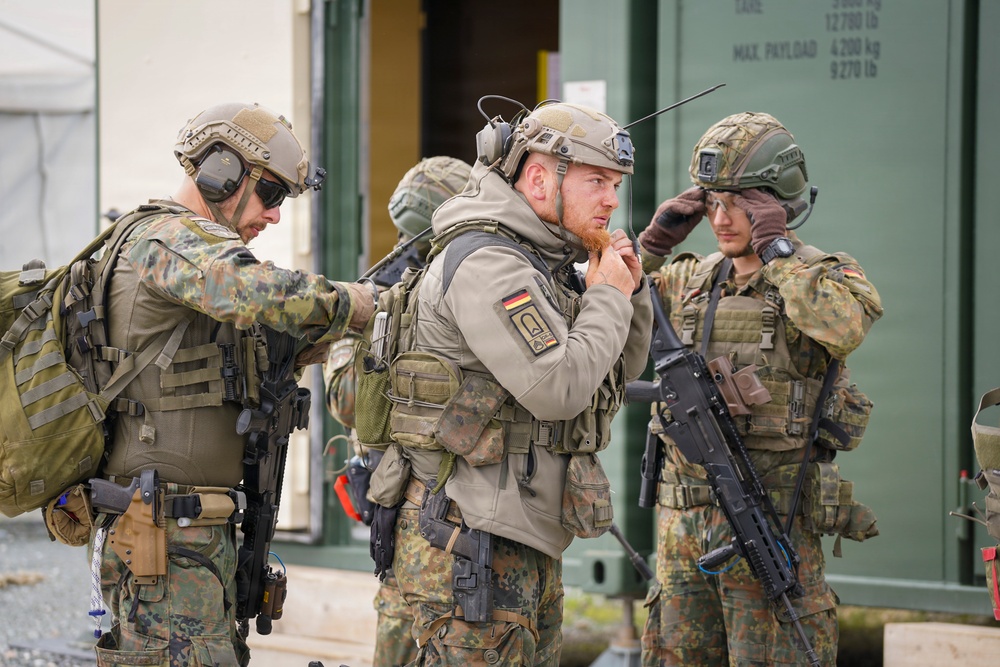KFOR RC-E soldiers strengthen force protection during base exercise
