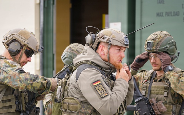 KFOR RC-E soldiers strengthen force protection during base exercise