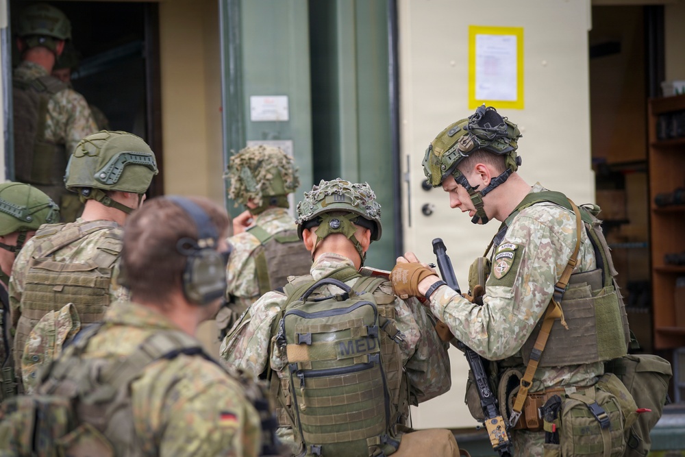 KFOR RC-E soldiers strengthen force protection during base exercise