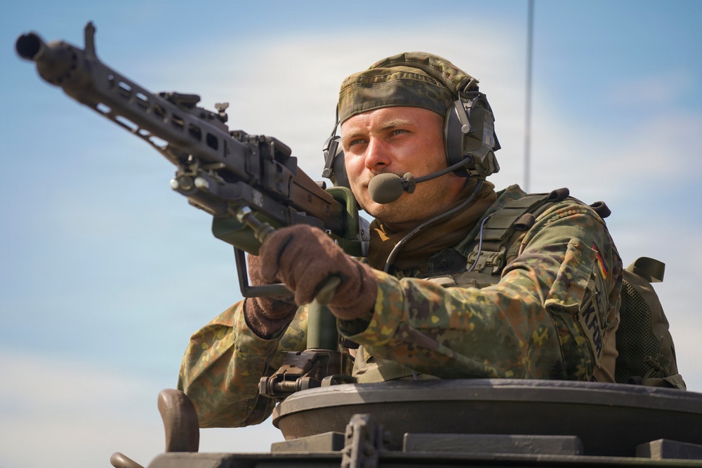 KFOR RC-E soldiers strengthen force protection during base exercise