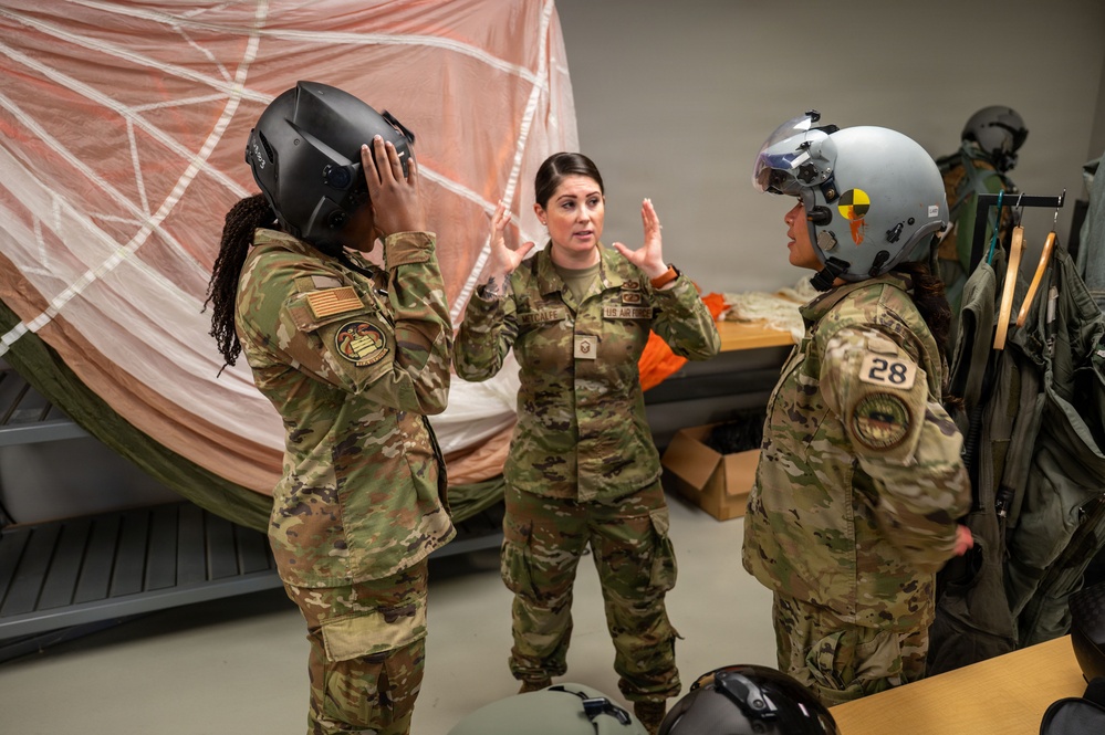 USAFA Cadets Learn About Acquisition Career Field Opportunities During AFLCMC Visit