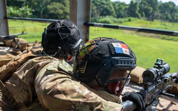 10th Marine Regiment conducts Live Fire exercise with Panamanian partners