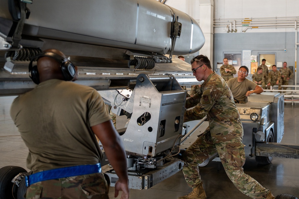 Barksdale AFB hosts 2nd Quarterly Load Competition