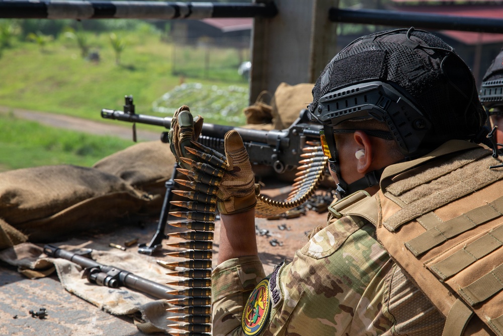 10th Marine Regiment conducts Live Fire exercise with Panamanian partners