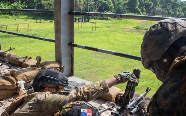 10th Marine Regiment conducts Live Fire exercise with Panamanian partners