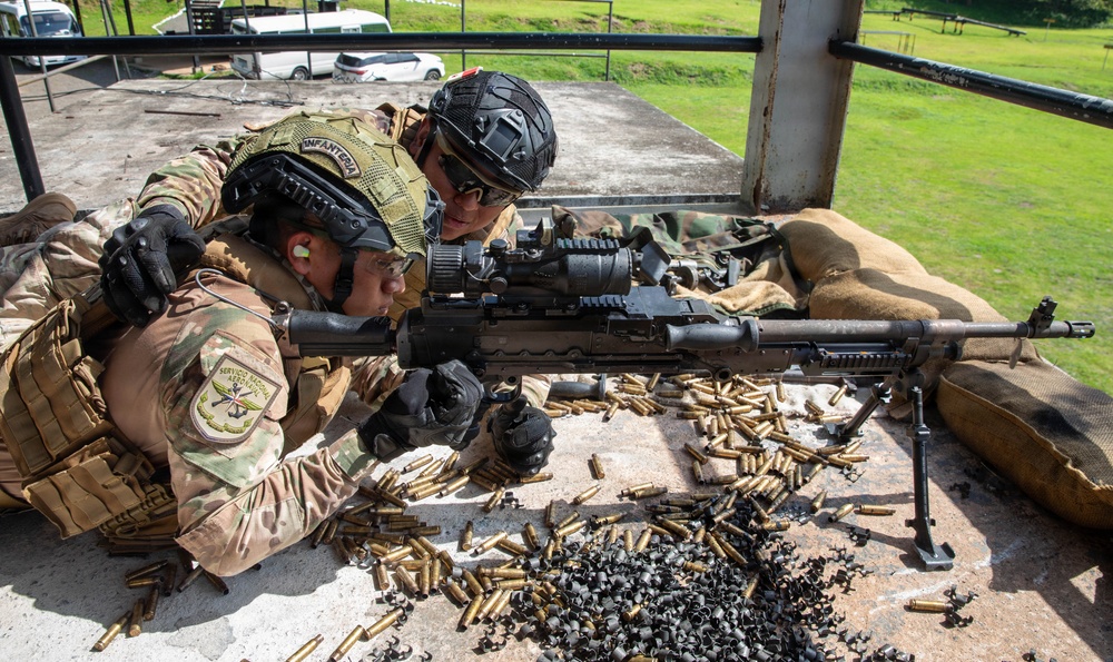 10th Marine Regiment conducts Live Fire exercise with Panamanian partners