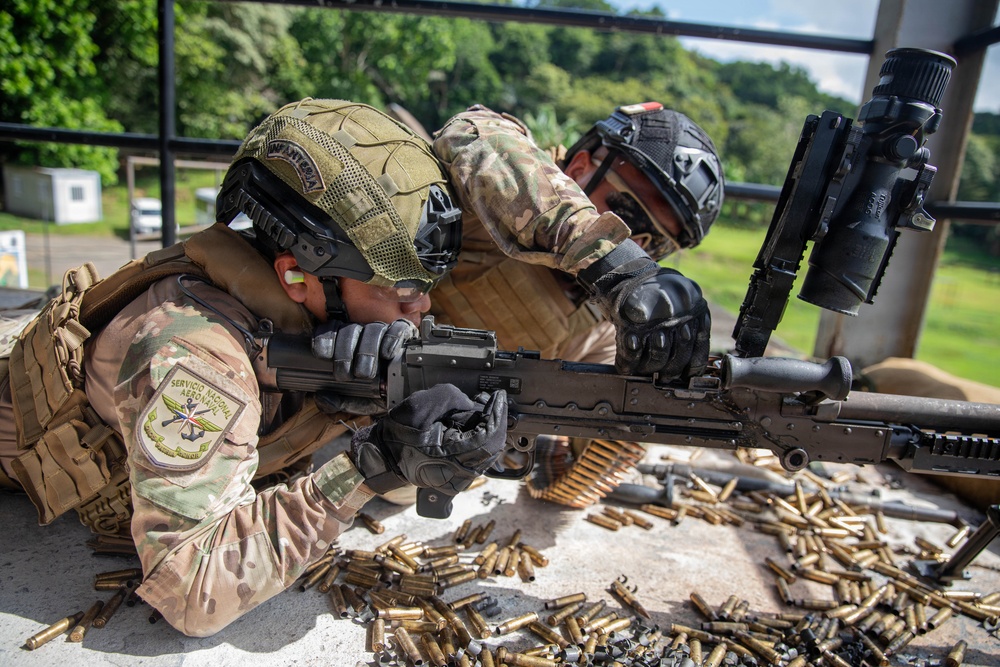 10th Marine Regiment conducts Live Fire exercise with Panamanian partners