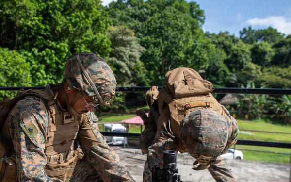 10th Marine Regiment conducts Live Fire exercise with Panamanian partners