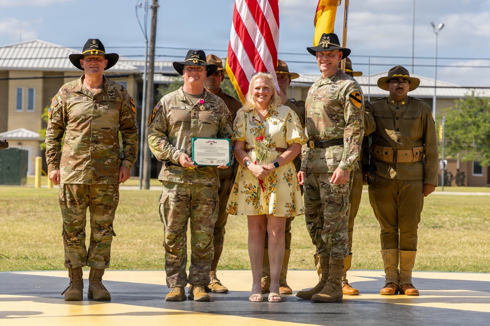 1st Cavalry Division Conducts Retreat Ceremony Honoring Outgoing Leaders at Fort Hood