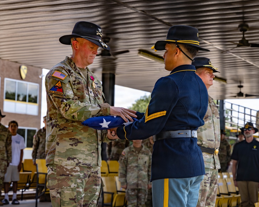 1st Cavalry Division Conducts Retreat Ceremony Honoring Outgoing Leaders at Fort Hood