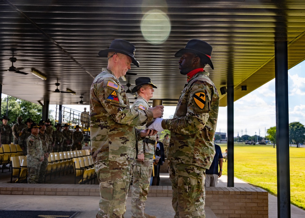 1st Cavalry Division Conducts Retreat Ceremony Honoring Outgoing Leaders at Fort Hood