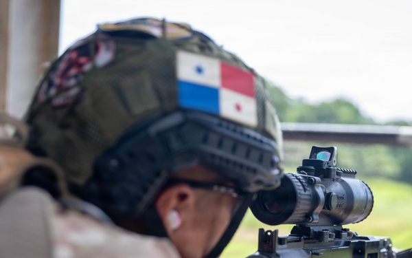 10th Marine Regiment conducts Live Fire exercise with Panamanian partners