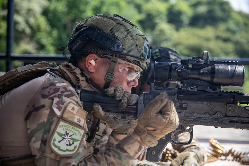 10th Marine Regiment conducts Live Fire exercise with Panamanian partners