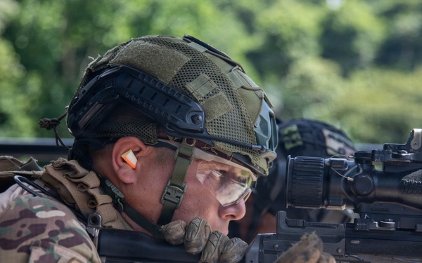 10th Marine Regiment conducts Live Fire exercise with Panamanian partners