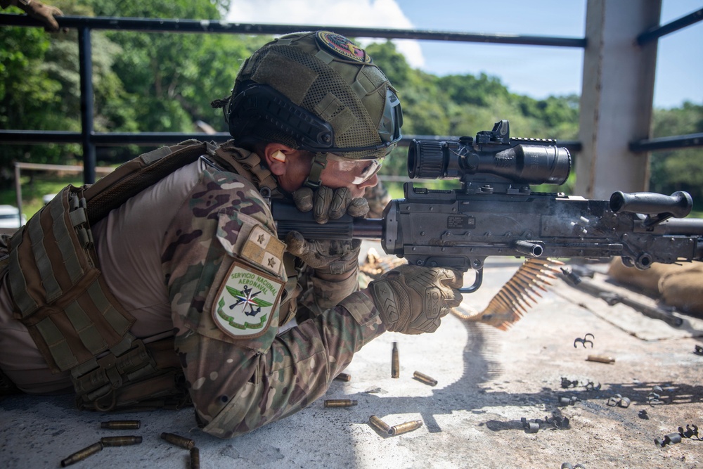 10th Marine Regiment conducts Live Fire exercise with Panamanian partners