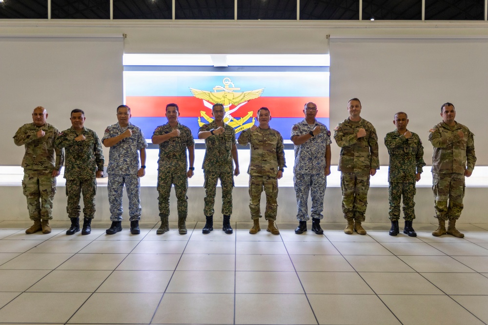 U.S., Malaysia armed forces gather for Bersama Warrior 2026 closing ceremony