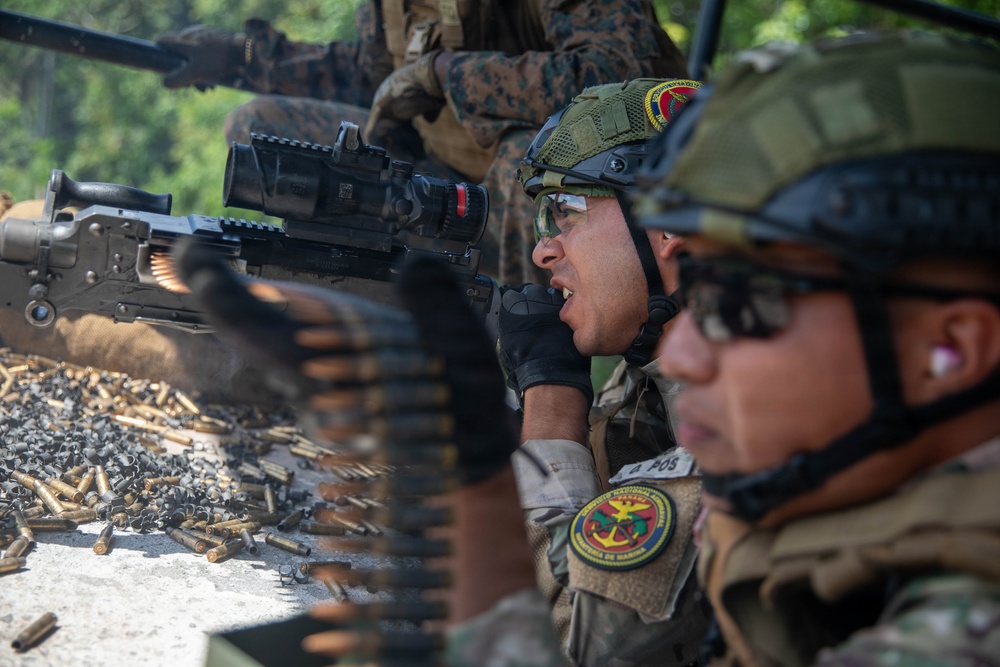 10th Marine Regiment conducts Live Fire exercise with Panamanian partners