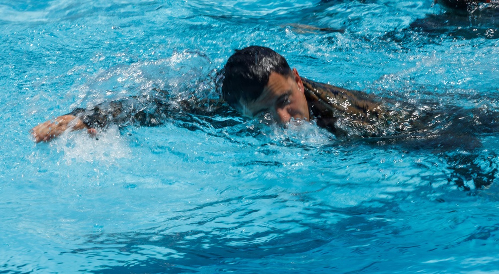 H&amp;HS MCAS Yuma Conducts Swim Qualification