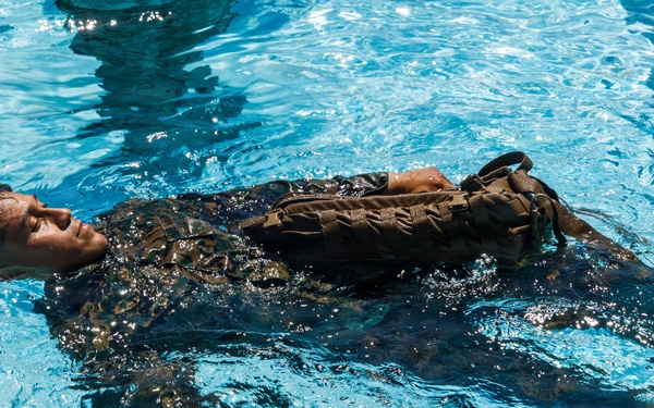 H&amp;HS MCAS Yuma Conducts Swim Qualification