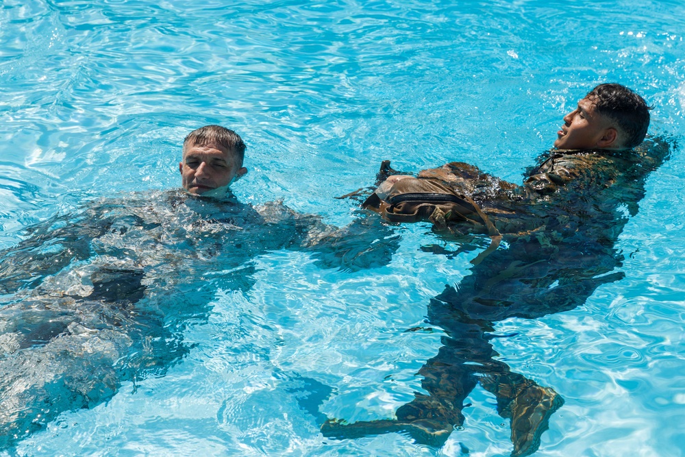 H&amp;HS MCAS Yuma Conducts Swim Qualification