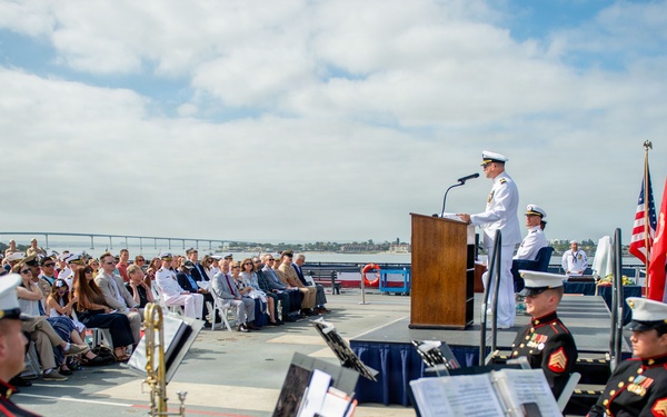 Married Navy Doctor Captains Hold Rare Dual Retirement Ceremony