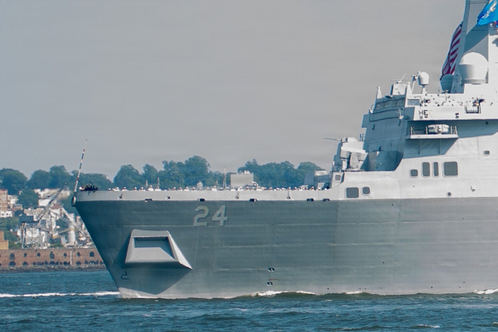 The USS Arlington (LPD-24) Arrives for INR 250