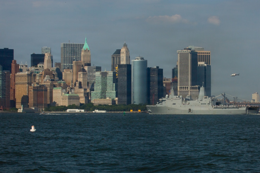 The USS Arlington (LPD-24) Arrives for INR 250
