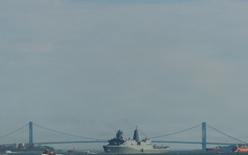 The USS Arlington (LPD-24) Arrives for INR 250