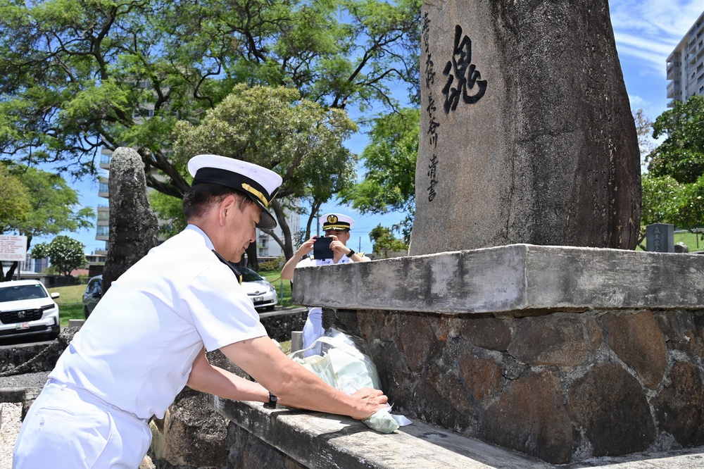 JMSDF Chief of Staff Honors Early Immigrants, Sailors at Makiki Cemetery