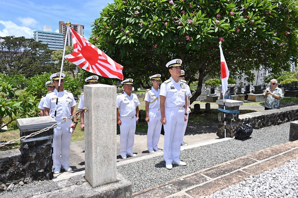 JMSDF chief of staff pays tribute at national memorial cemetery during RIMPAC 2026