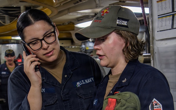 Nimitz Sailors Conduct Medical Response Drill