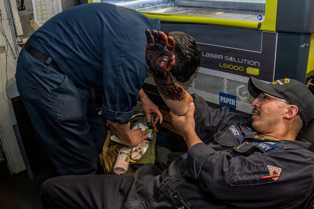 Nimitz Sailors Conduct Medical Response Drill