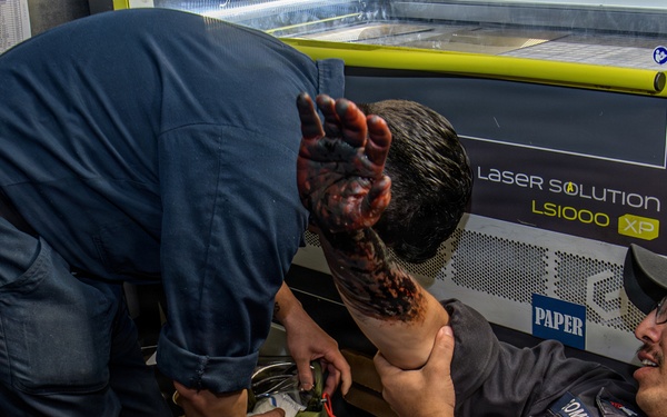 Nimitz Sailors Conduct Medical Response Drill